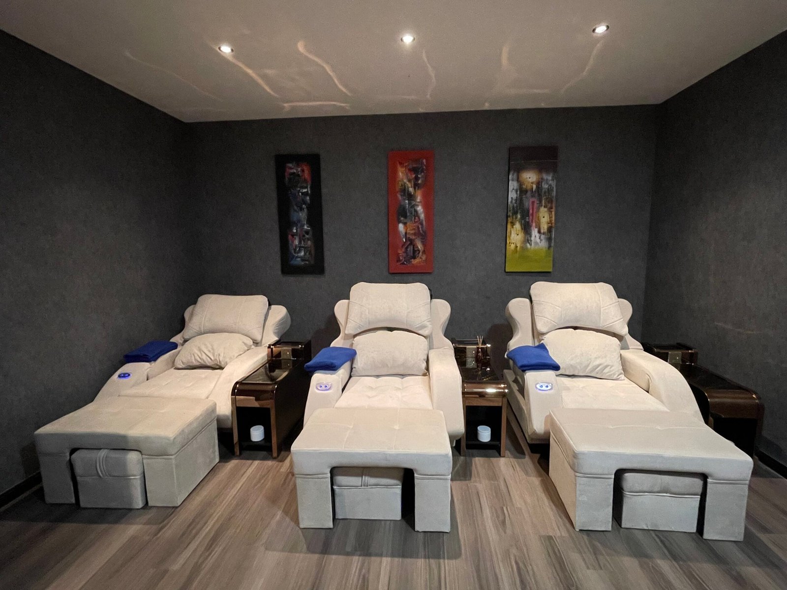 Foot spa area